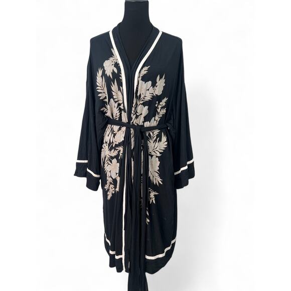 Soma Other - SOMA Chico's | XL| Cool Nights Placement Print Robe Isle Palm Black Short Kimono